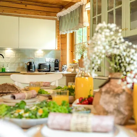 Hébergement de vacances Dom To Za Malo! Caloroczny Dom Z Prywatnym Jacuzzi