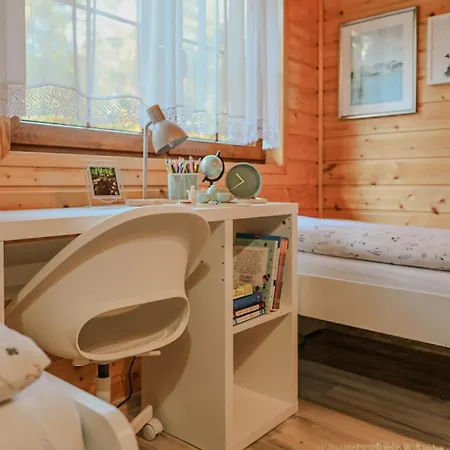 Hébergement de vacances Dom To Za Malo! Caloroczny Dom Z Prywatnym Jacuzzi