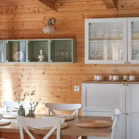 Hébergement de vacances Dom To Za Malo! Caloroczny Dom Z Prywatnym Jacuzzi *