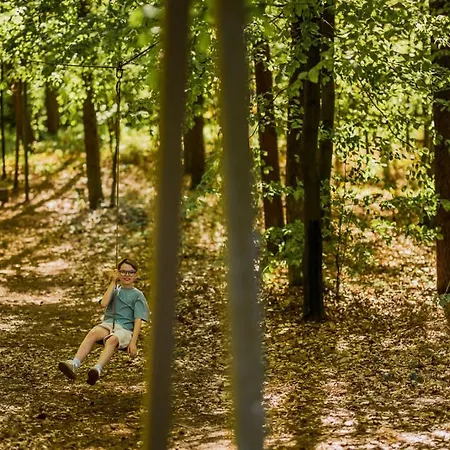 Hébergement de vacances Dom To Za Malo! Caloroczny Dom Z Prywatnym Jacuzzi