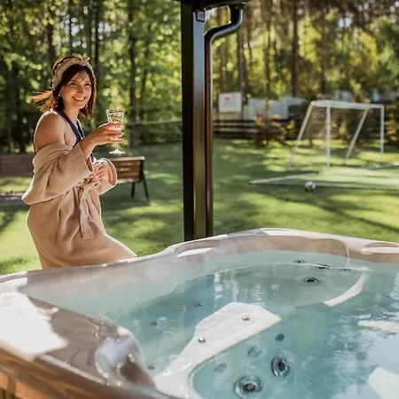 Сasa de vacaciones Dom To Za Malo! Caloroczny Dom Z Prywatnym Jacuzzi