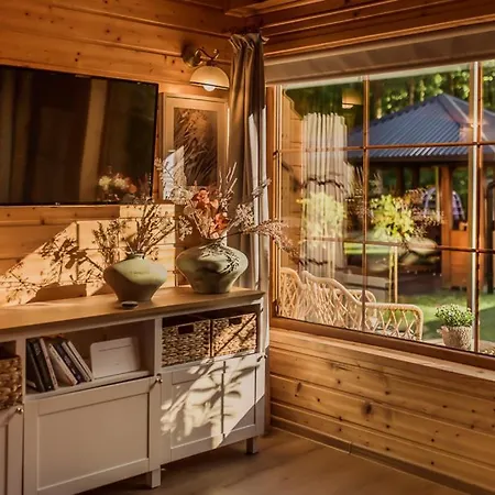 Dom To Za Malo! Caloroczny Dom Z Prywatnym Jacuzzi Hébergement de vacances Borzestowo