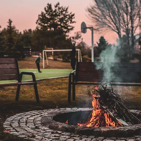 Dom To Za Malo! Caloroczny Dom Z Prywatnym Jacuzzi Hébergement de vacances Borzestowo