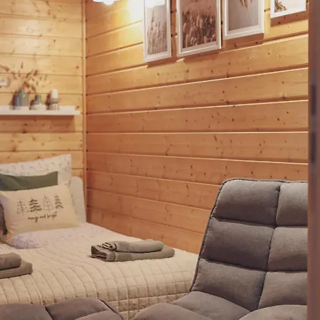 Dom To Za Malo! Caloroczny Dom Z Prywatnym Jacuzzi Hébergement de vacances