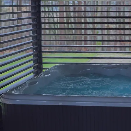 Dom To Za Malo! Caloroczny Dom Z Prywatnym Jacuzzi Borzestowo