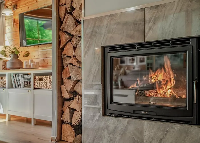 Hébergement de vacances Dom To Za Malo! Caloroczny Dom Z Prywatnym Jacuzzi