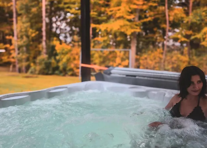 Dom To Za Malo! Caloroczny Dom Z Prywatnym Jacuzzi 度假居